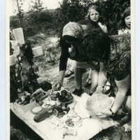 Obinitsa surnuaial 1972. aaasta paasapäeval.