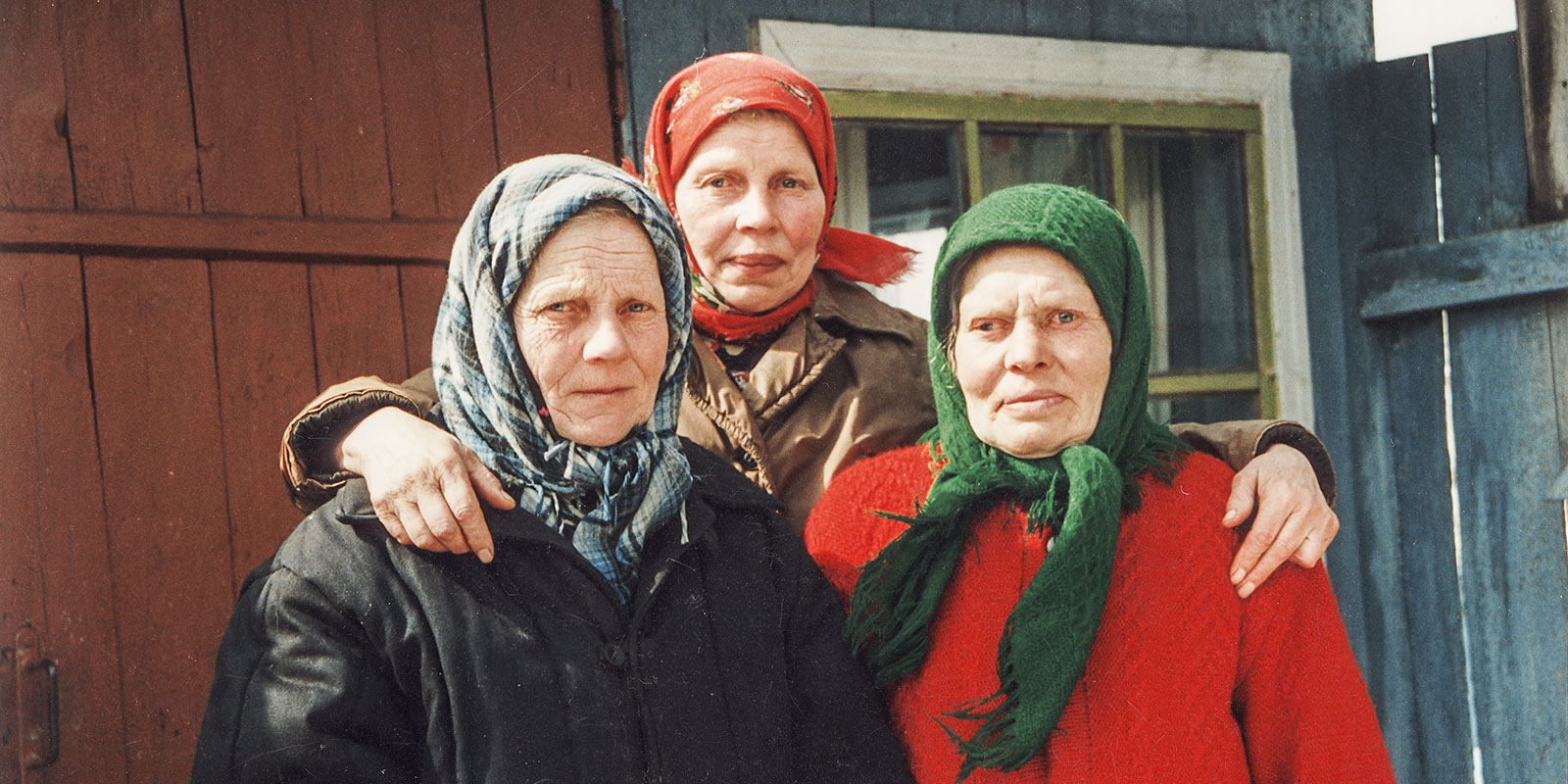 Три сестры из дер.Эстонка Камилла Вукс, Паулийнэ Тальвик и Эмми Юхансон были широко известны в округе благодаря своим песням. Фото: А. Корб 1996 г.