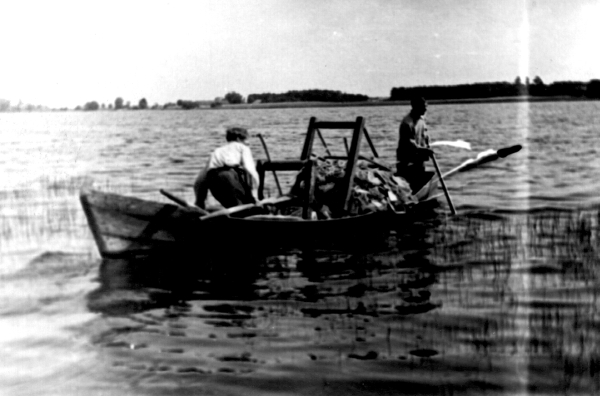 Kalaleminek. Lootsiku ninas laulik Anne Vabarna poeg Ivan. Setomaa, Järvesuu v, Tona k. Foto: M. Must 1949. ERA foto 2246.