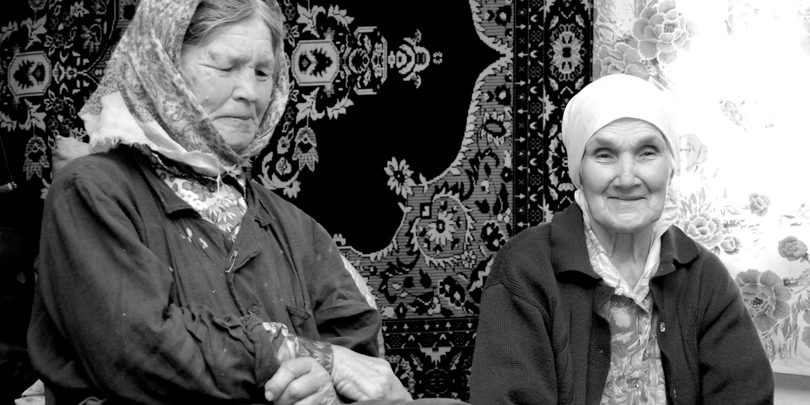 Olga Matvejeva ja Maria Vassiljeva, Haida küla. Tiit Sibula foto, 2008 (ERA).